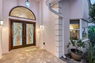 5476 Golf Pointe Dr, Sarasota, FL 34243 - Photo 10