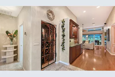 5476 Golf Pointe Drive, Sarasota, FL 34243 - Photo 8