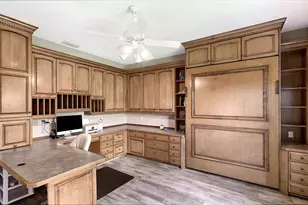5476 Golf Pointe Dr, Sarasota, FL 34243 - Photo 30
