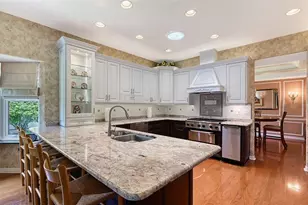 5476 Golf Pointe Dr, Sarasota, FL 34243 - Photo 24