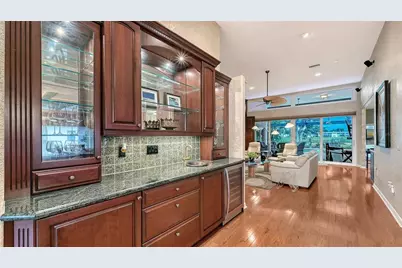5476 Golf Pointe Drive, Sarasota, FL 34243 - Photo 14
