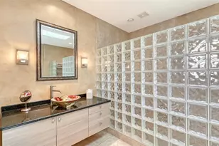 5476 Golf Pointe Dr, Sarasota, FL 34243 - Photo 38