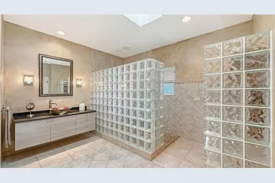 5476 Golf Pointe Drive, Sarasota, FL 34243 - Photo 42