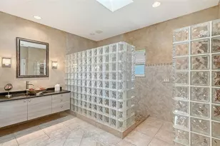 5476 Golf Pointe Dr, Sarasota, FL 34243 - Photo 42