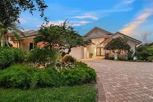 5476 Golf Pointe Dr, Sarasota, FL 34243 - Photo 1