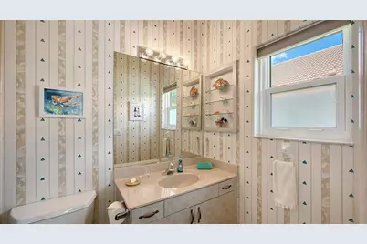 5476 Golf Pointe Drive, Sarasota, FL 34243 - Photo 36