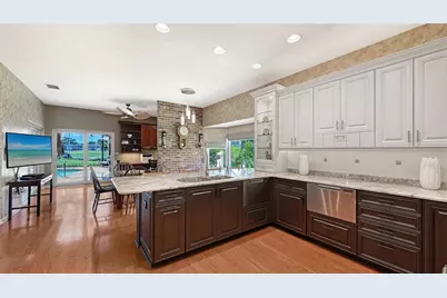 5476 Golf Pointe Drive, Sarasota, FL 34243 - Photo 22
