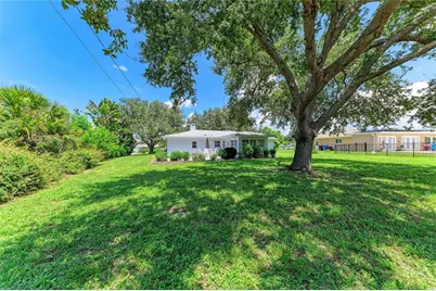 413 Baycrest Drive, Venice, FL 34285 - Photo 42