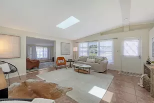 2551 Waneta Dr, Sarasota, FL 34231 - Photo 6