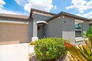 5466 Blue Azure Dr, Wimauma, FL 33598 - Photo 4