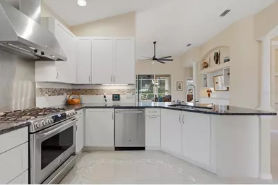 7235 Kensington Court, University Park, FL 34201 - Photo 14