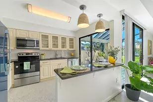 2761 Horseshoe Ct, Sarasota, FL 34235 - Photo 12