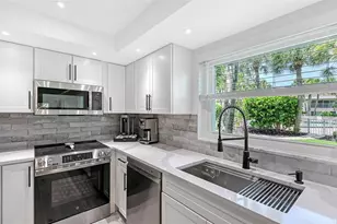 6750 Gulf of Mexico Dr, Longboat Key, FL 34228 - Photo 8
