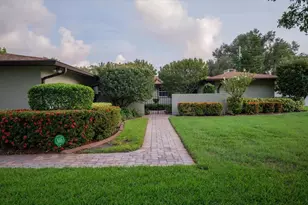7605 17th Ave NW, Bradenton, FL 34209 - Photo 2