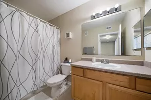 1010 Villagio Cir, Sarasota, FL 34237 - Photo 20