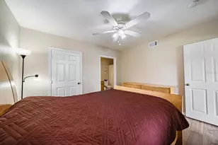 1010 Villagio Cir, Sarasota, FL 34237 - Photo 16