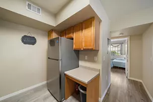 1010 Villagio Cir, Sarasota, FL 34237 - Photo 12