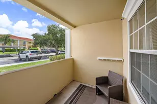 1010 Villagio Cir, Sarasota, FL 34237 - Photo 24