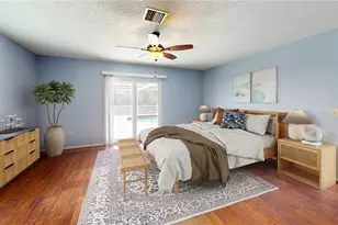 147 Hourglass Dr, Venice, FL 34293 - Photo 2