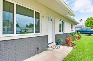 707 65th Ave Dr W, Bradenton, FL 34207 - Photo 2