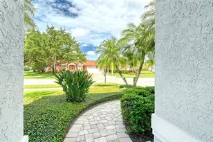 5325 Anthony Ln, Sarasota, FL 34233 - Photo 6