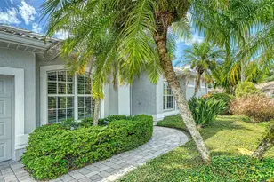 5325 Anthony Ln, Sarasota, FL 34233 - Photo 4
