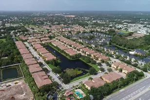 8098 Moonstone Dr, Sarasota, FL 34233 - Photo 34