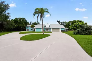 1305 Greenfield Cir, Venice, FL 34292 - Photo 6