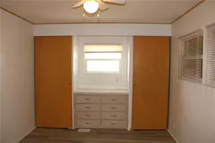204 50th Ave Dr W, Bradenton, FL 34207 - Photo 18