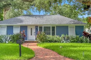 2635 Hyde Park St, Sarasota, FL 34239 - Photo 4