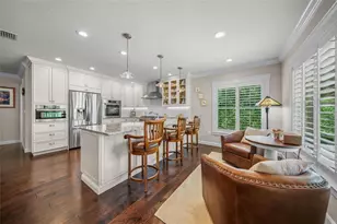 2440 Arlington St, Sarasota, FL 34239 - Photo 8