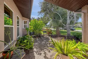 911 Southern Pine Ln, Sarasota, FL 34243 - Photo 4