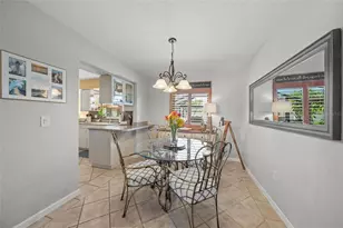 911 Southern Pine Ln, Sarasota, FL 34243 - Photo 10