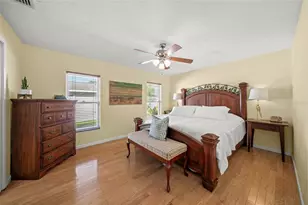 911 Southern Pine Ln, Sarasota, FL 34243 - Photo 18