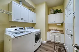 8053 Stirling Falls Cir, Sarasota, FL 34243 - Photo 32