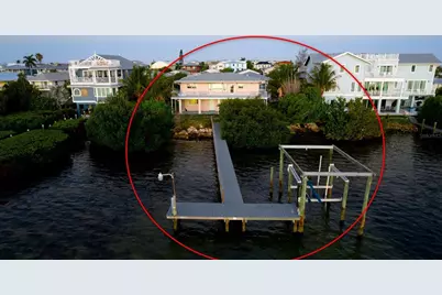 2512 Avenue A, Bradenton Beach, FL 34217 - Photo 2