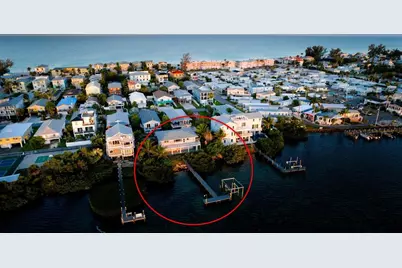 2512 Avenue A, Bradenton Beach, FL 34217 - Photo 12