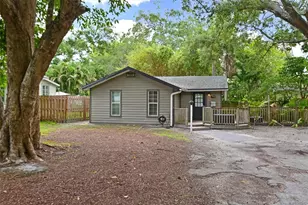 2212 11th Ave W, Bradenton, FL 34205 - Photo 2