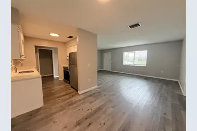 362 Briarwood Road, Venice, FL 34293 - Photo 4