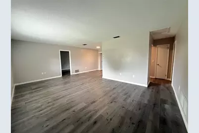 362 Briarwood Road, Venice, FL 34293 - Photo 2