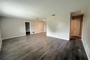 362 Briarwood Rd, Venice, FL 34293 - Photo 2
