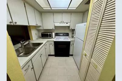 1250 S Pinellas Avenue #511, Tarpon Springs, FL 34689 - Photo 4