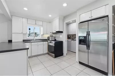 3844 Catalina Drive #3844, Bradenton, FL 34210 - Photo 6