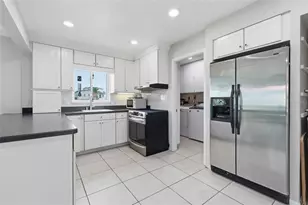 3844 Catalina Dr, Bradenton, FL 34210 - Photo 6