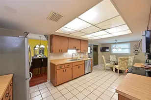 811 Alderwood Way, Sarasota, FL 34243 - Photo 10