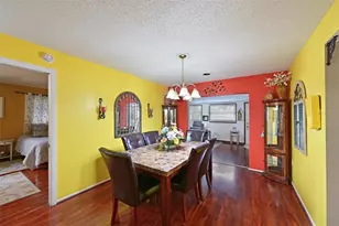 811 Alderwood Way, Sarasota, FL 34243 - Photo 6