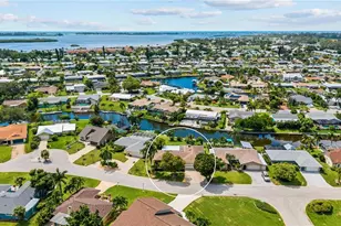 4612 Coral Lake Dr, Bradenton, FL 34210 - Photo 1
