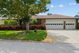 4612 Coral Lake Dr, Bradenton, FL 34210 - Photo 2