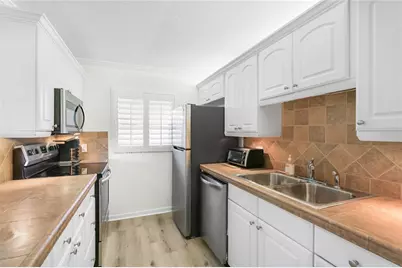 3240 Gulf Of Mexico Drive #B504, Longboat Key, FL 34228 - Photo 12