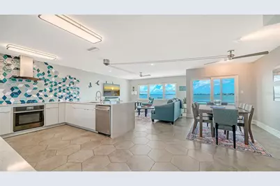 400 Golden Gate Point #22, Sarasota, FL 34236 - Photo 2